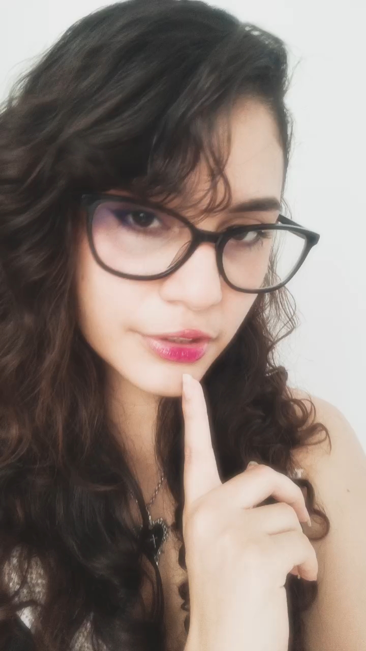 Random video chat — meet a real girl face to face